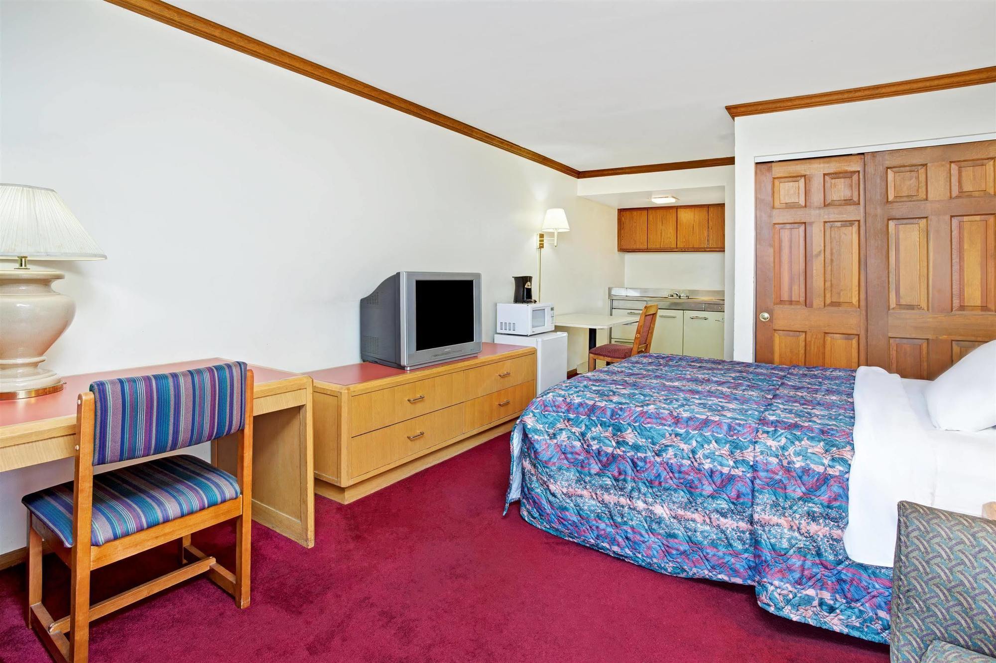 Travelodge By Wyndham Canton-Livonia Area, Mi Exterior foto