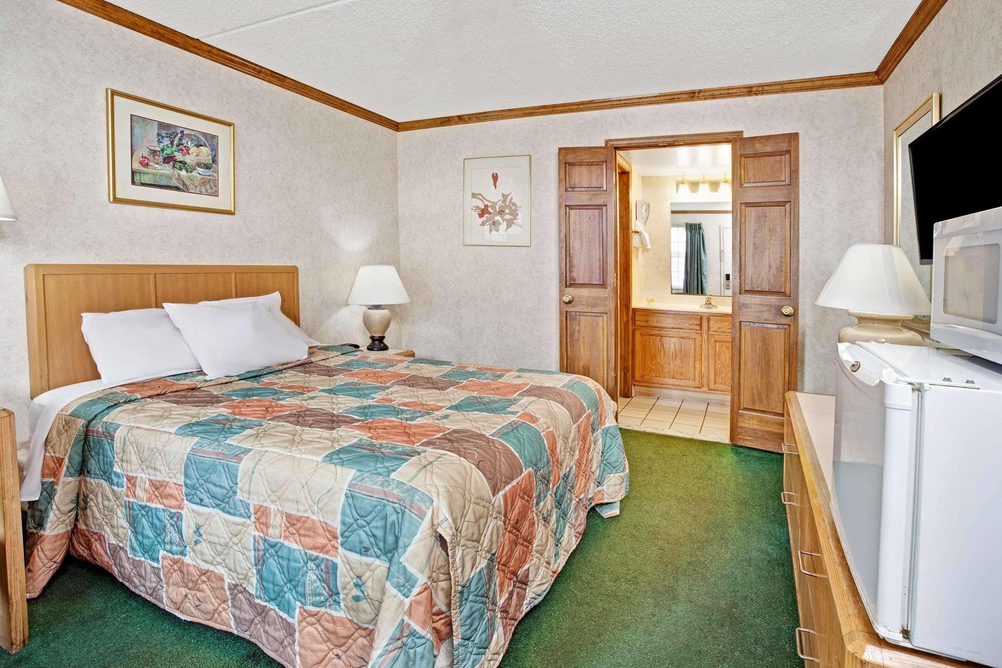 Travelodge By Wyndham Canton-Livonia Area, Mi Exterior foto