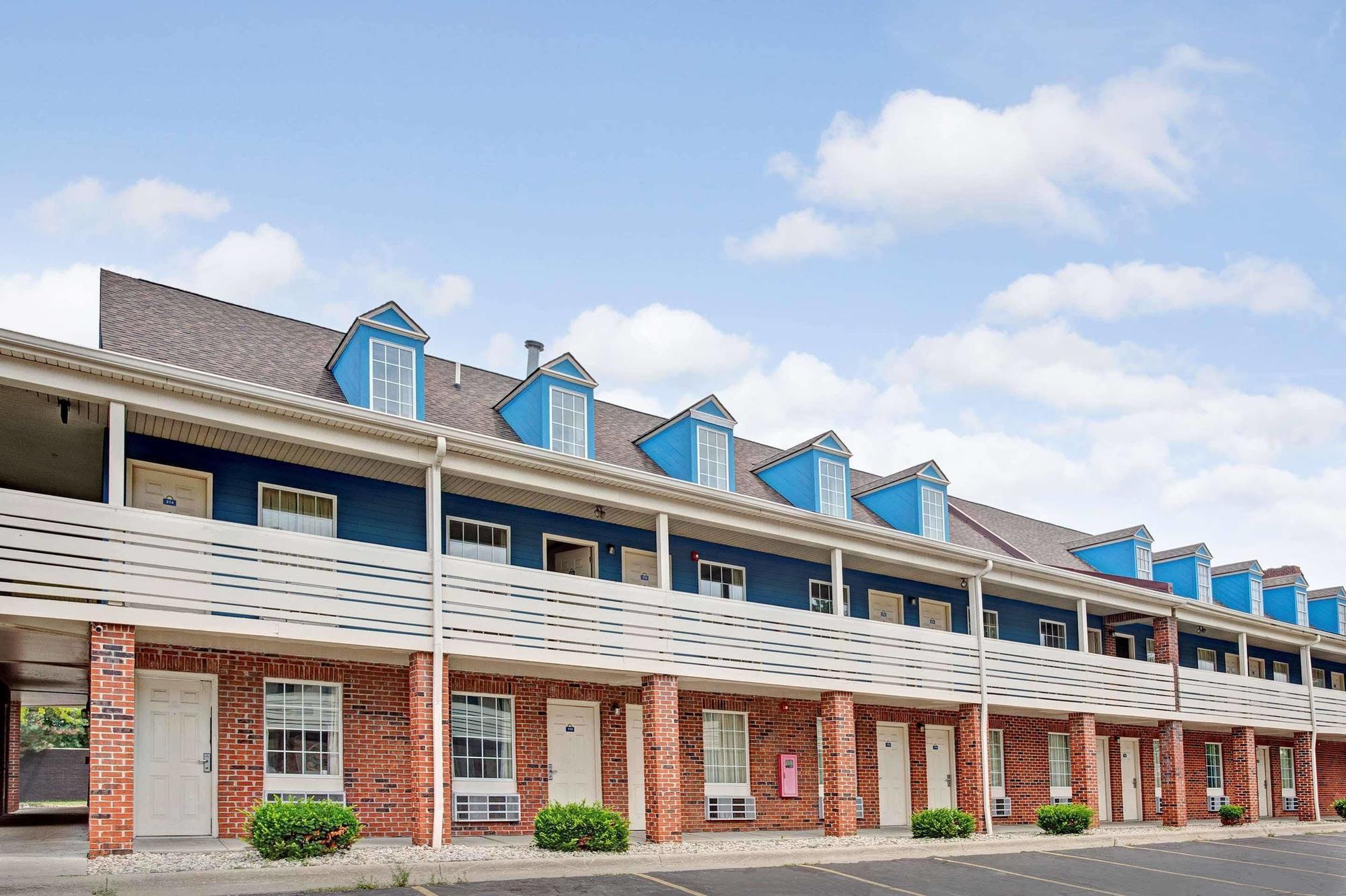 Travelodge By Wyndham Canton-Livonia Area, Mi Exterior foto